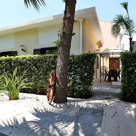 Holiday home Re Sole La Dependance - Casa M E R C U R I O Avola