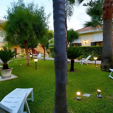 Holiday home Re Sole La Dependance - Casa M E R C U R I O Avola